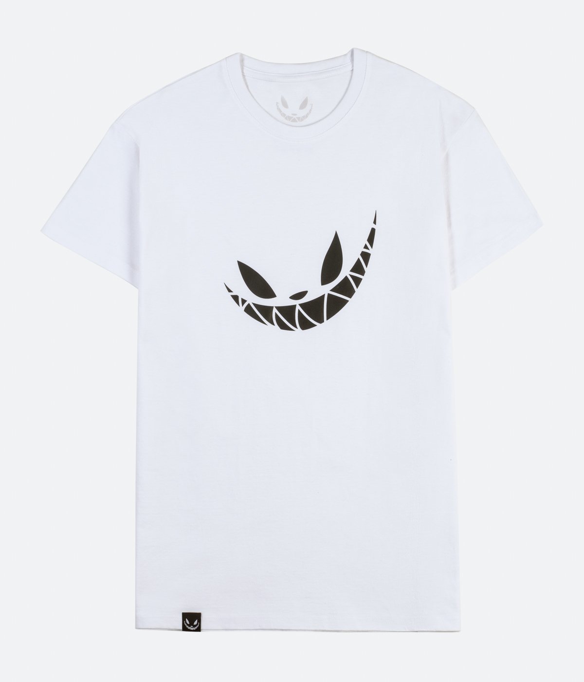 playera blanca marca MadkAt
